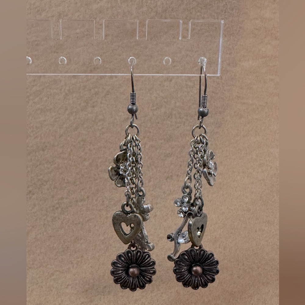 Dangling Floral Earrings